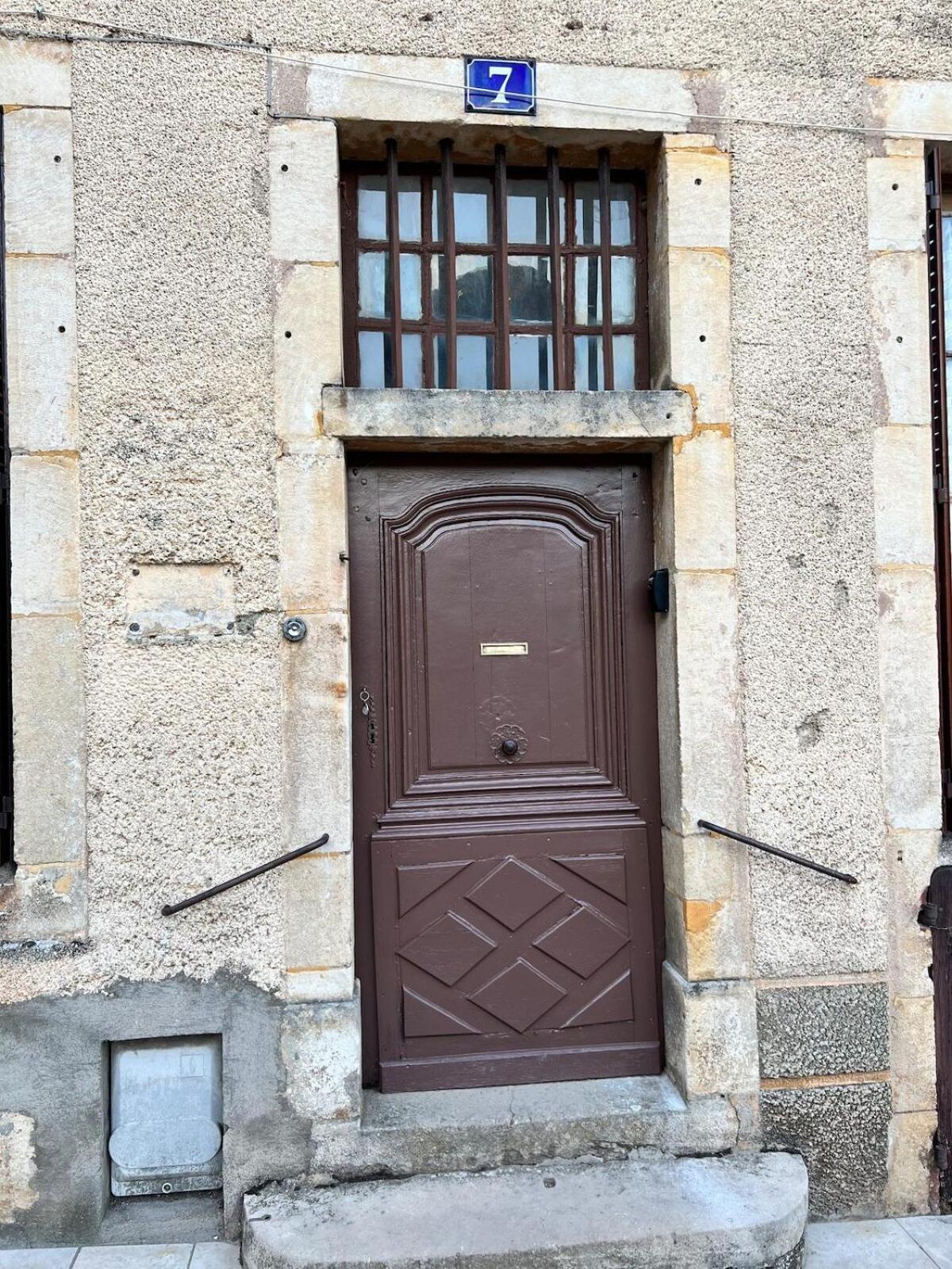 Maison Dans Quartier Historique : La Grenouille Villa Avallon Esterno foto